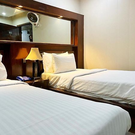 Bling Hotel International Мултан Экстерьер фото
