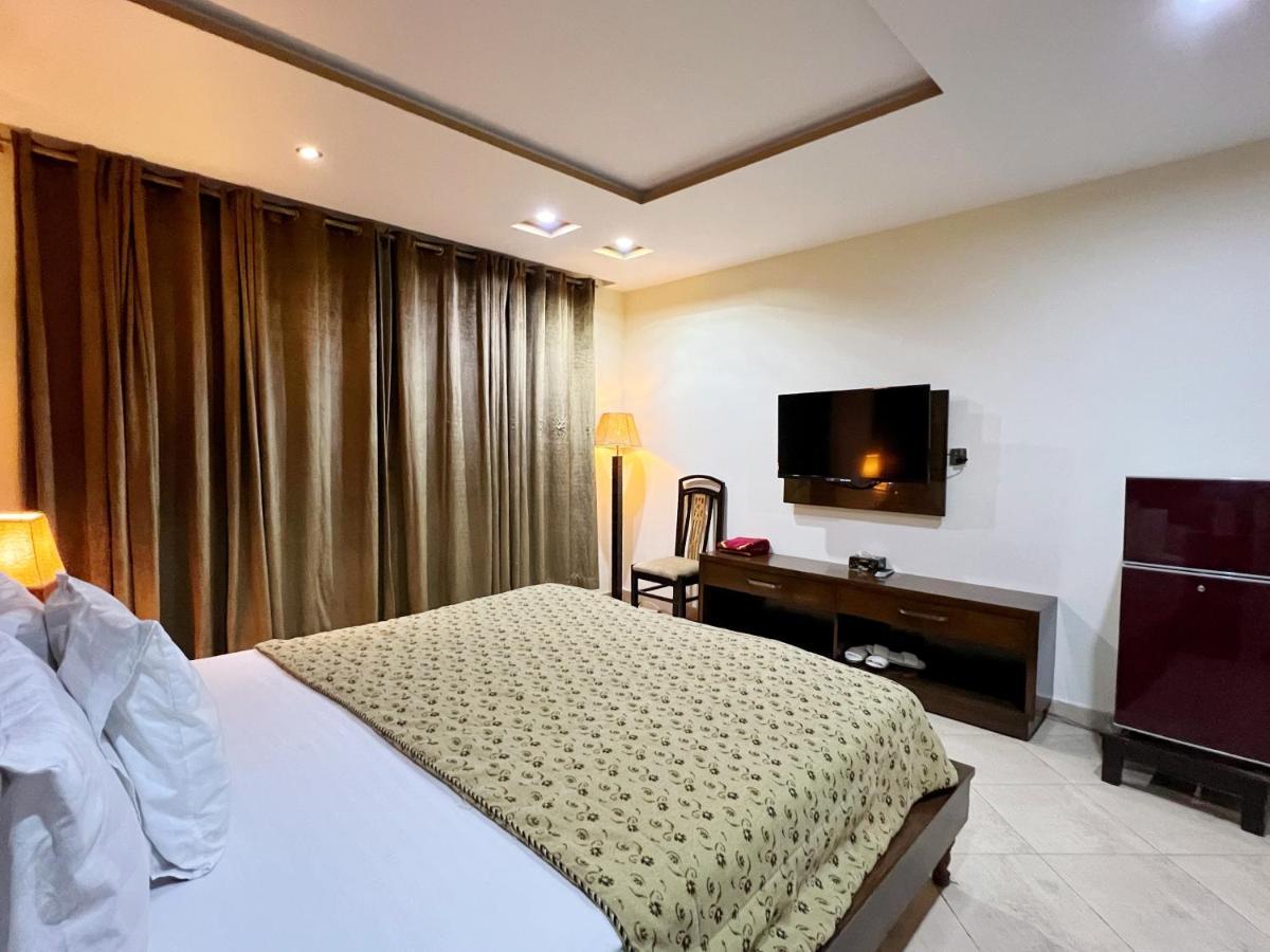 Bling Hotel International Мултан Экстерьер фото