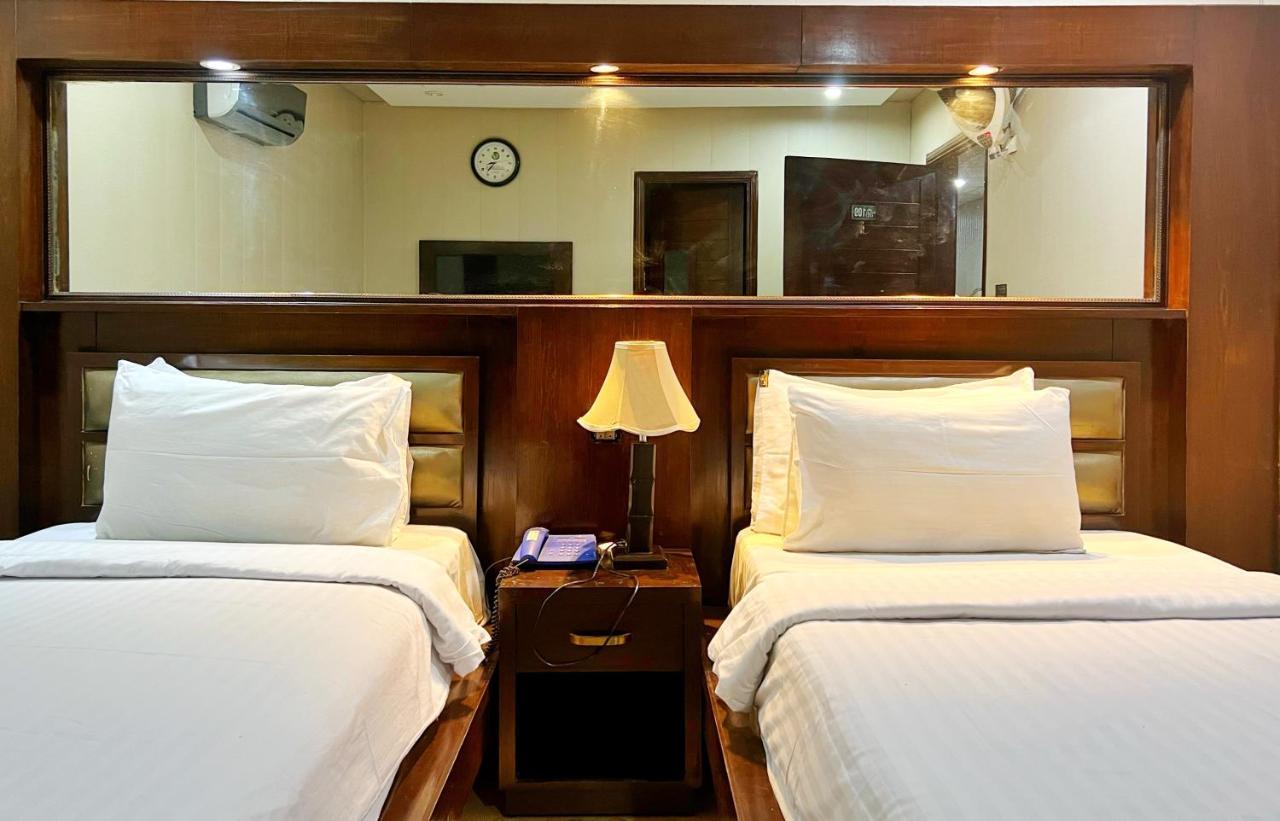 Bling Hotel International Мултан Экстерьер фото