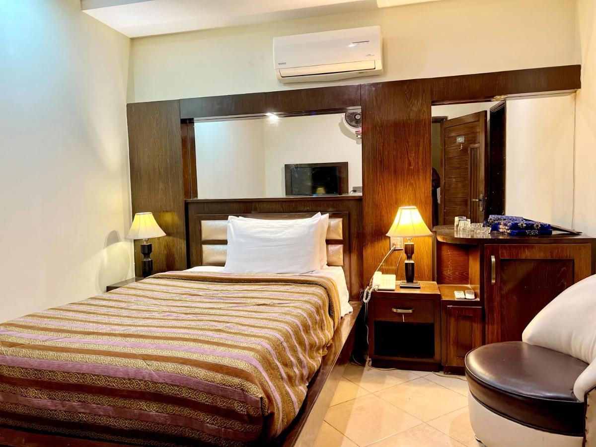 Bling Hotel International Мултан Экстерьер фото