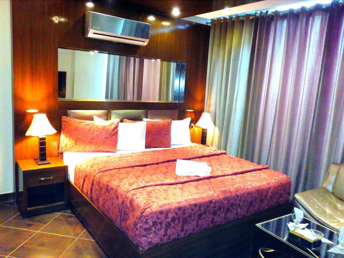 Bling Hotel International Мултан Экстерьер фото