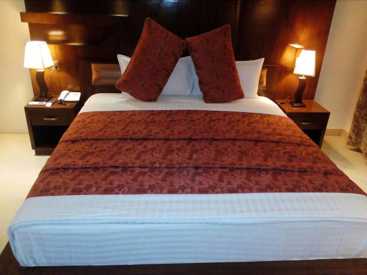 Bling Hotel International Мултан Экстерьер фото