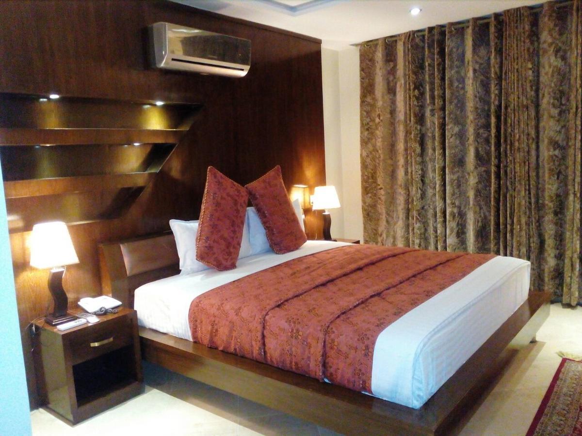 Bling Hotel International Мултан Экстерьер фото