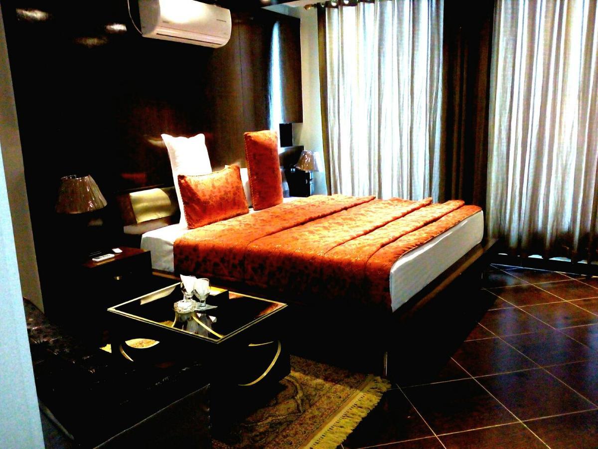 Bling Hotel International Мултан Экстерьер фото